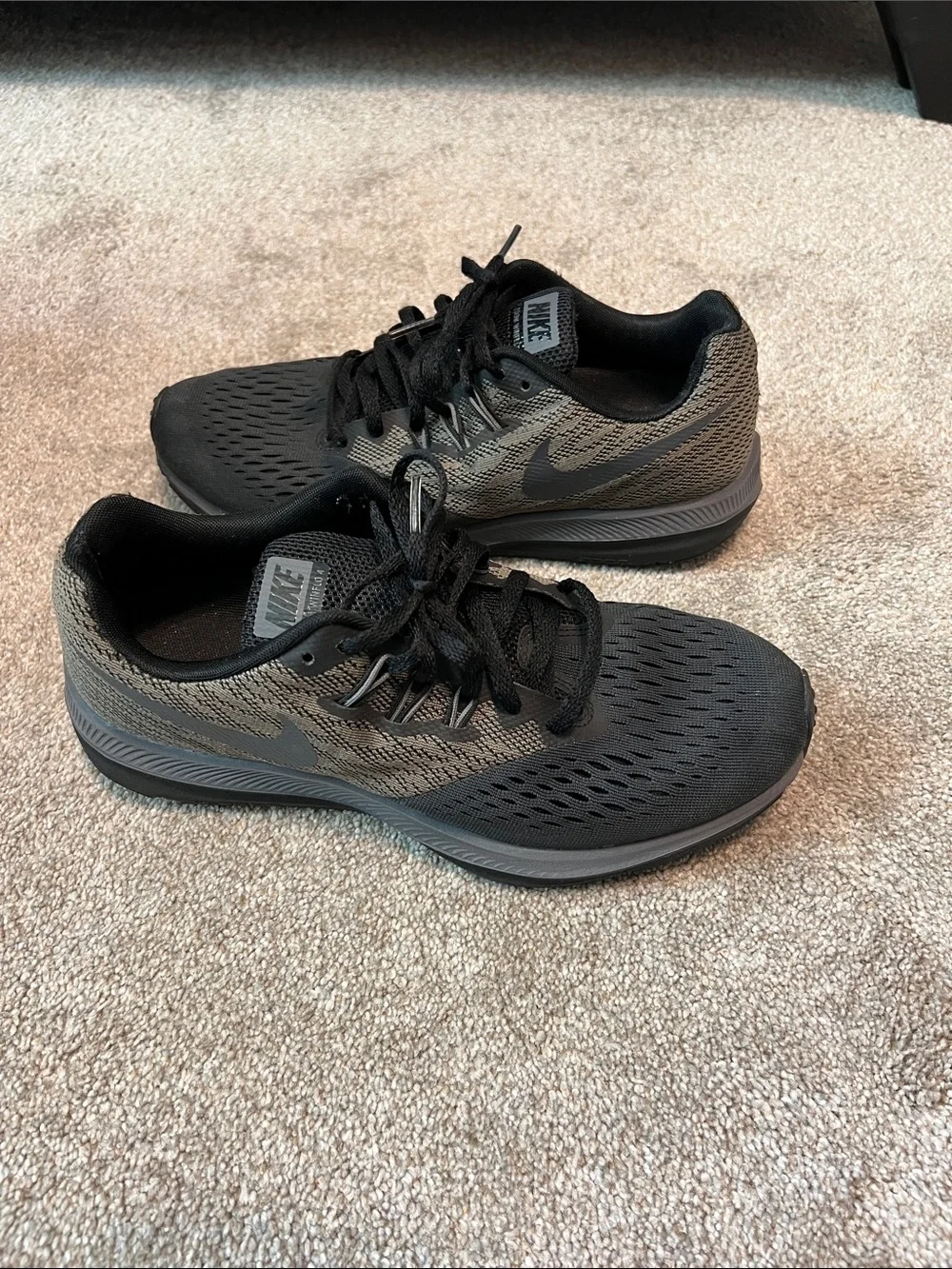 Nike Women’s Black and Gray Mesh Running Sneakers